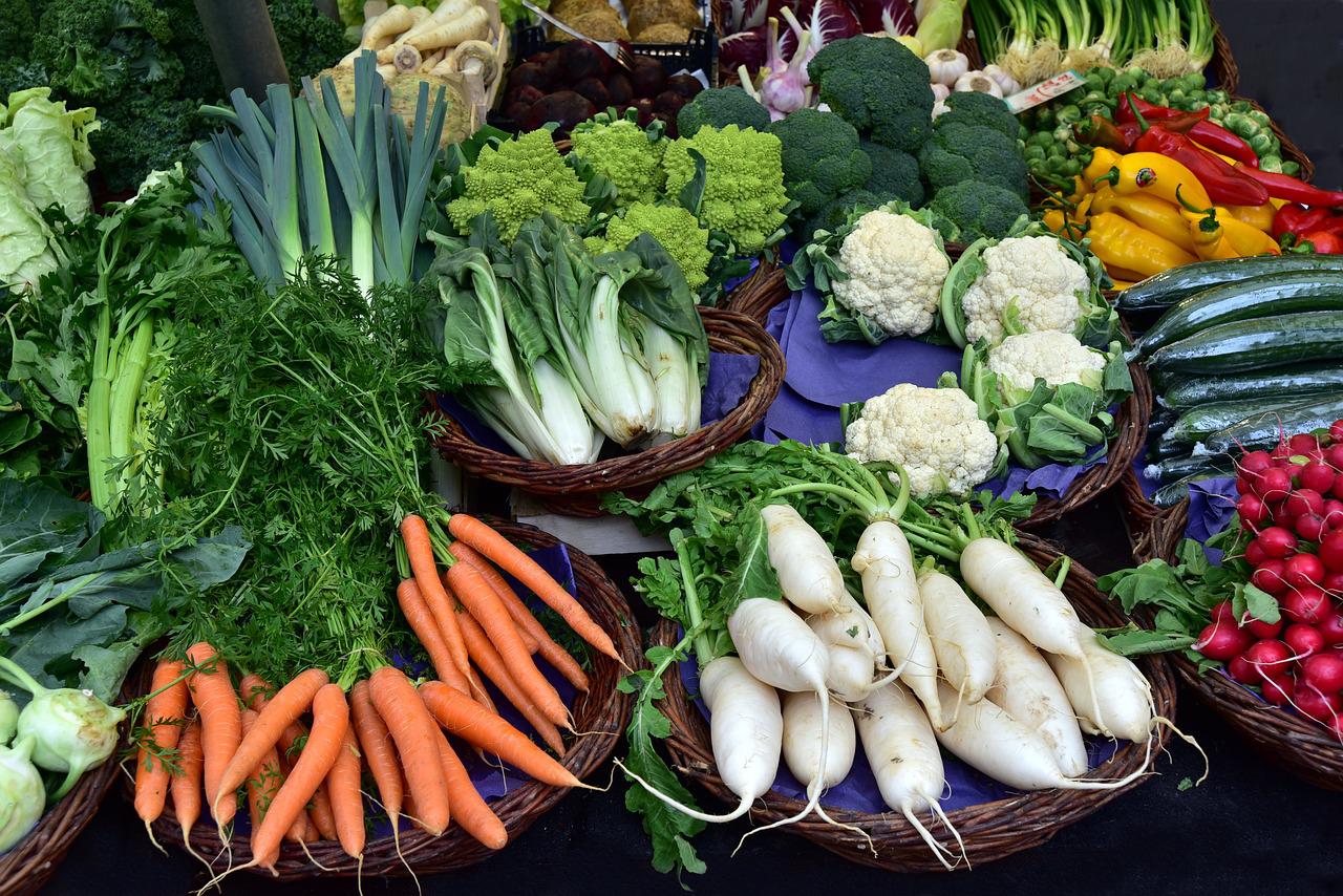 Market Vegetables Market Stall  - ulleo / Pixabay